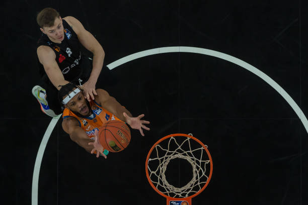 在许多关键 在许多关键